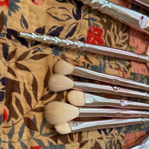 11-count Assorted Wet N’ Wild Brushes - Picture 3 of 4